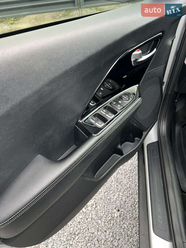 Внедорожник / Кроссовер Kia Niro 2020 в Львове