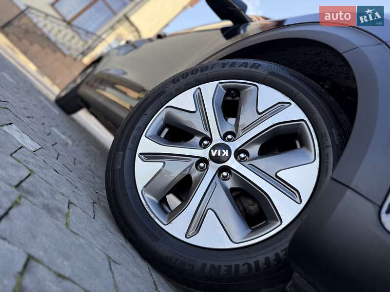 Внедорожник / Кроссовер Kia Niro 2020 в Дрогобыче