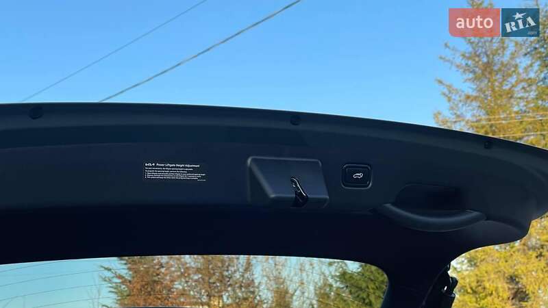 Позашляховик / Кросовер Kia Niro 2024 в Хирові