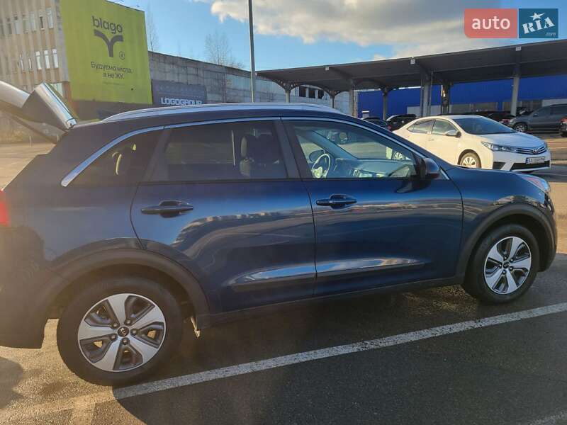 Внедорожник / Кроссовер Kia Niro 2017 в Ивано-Франковске