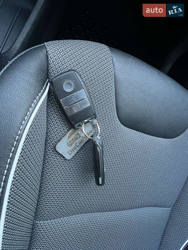 Внедорожник / Кроссовер Kia Niro 2020 в Дрогобыче фото 43 Внедорожник / Кроссовер Kia Niro 2020 в Дрогобыче