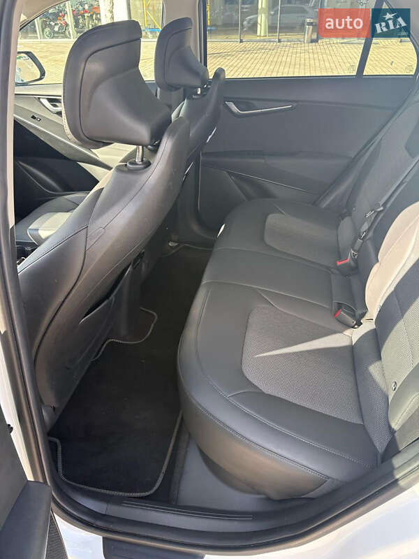 Внедорожник / Кроссовер Kia Niro 2023 в Ровно