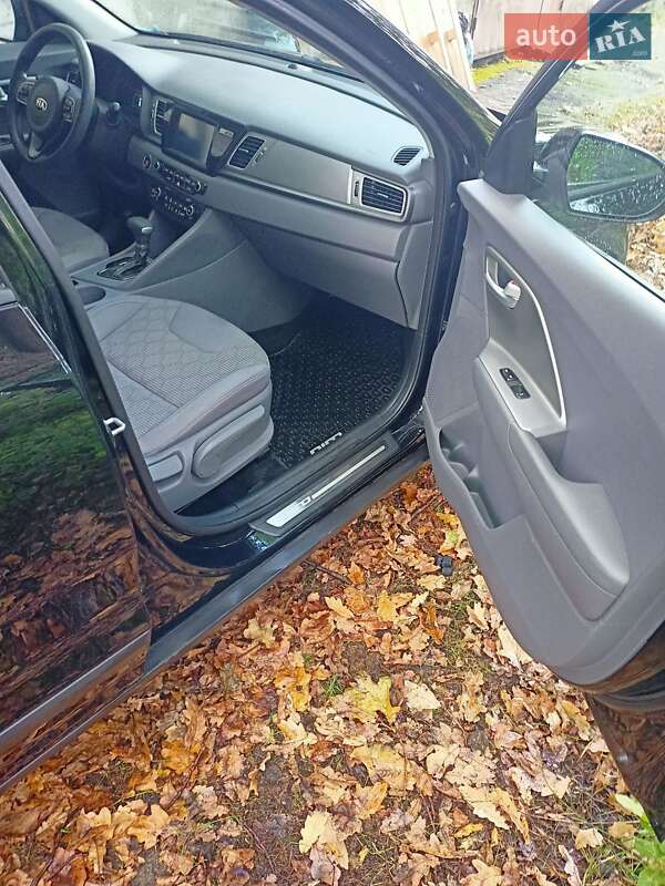 Внедорожник / Кроссовер Kia Niro 2017 в Львове фото 23 Внедорожник / Кроссовер Kia Niro 2017 в Львове