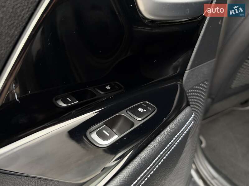 Внедорожник / Кроссовер Kia Niro 2020 в Черновцах