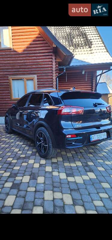 Внедорожник / Кроссовер Kia Niro 2019 в Косове фото 5 Внедорожник / Кроссовер Kia Niro 2019 в Косове