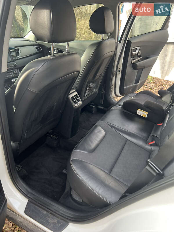 Позашляховик / Кросовер Kia Niro 2017 в Житомирі