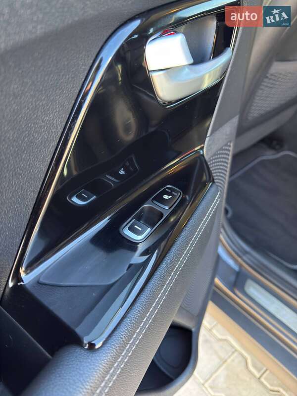 Внедорожник / Кроссовер Kia Niro 2019 в Кривом Роге