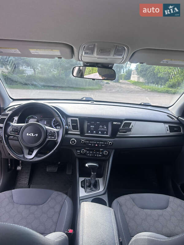 Внедорожник / Кроссовер Kia Niro 2017 в Золочеве