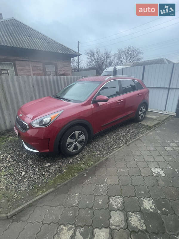 Внедорожник / Кроссовер Kia Niro 2017 в Чернигове