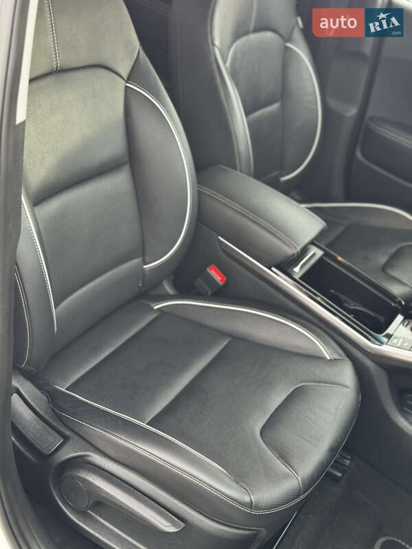 Внедорожник / Кроссовер Kia Niro 2020 в Дрогобыче