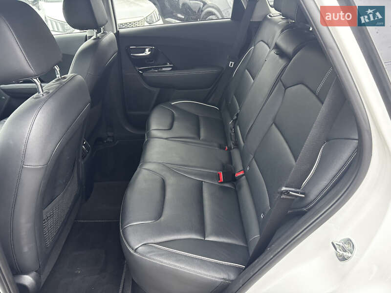 Внедорожник / Кроссовер Kia Niro 2020 в Львове