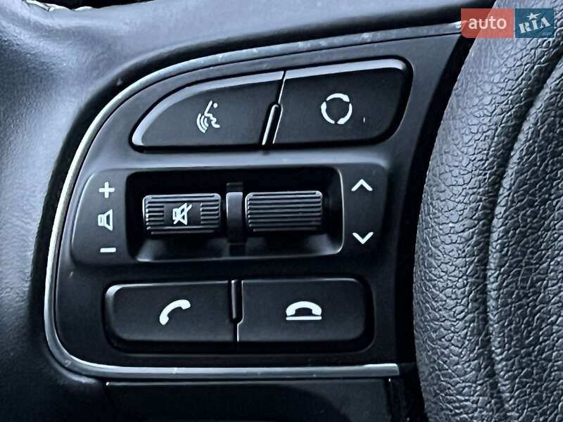 Позашляховик / Кросовер Kia Niro 2020 в Києві