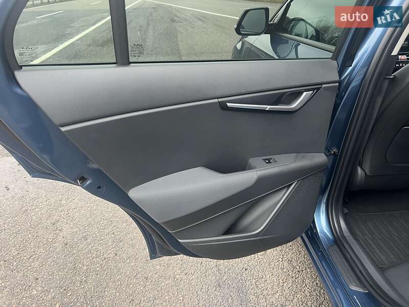 Внедорожник / Кроссовер Kia Niro 2023 в Львове