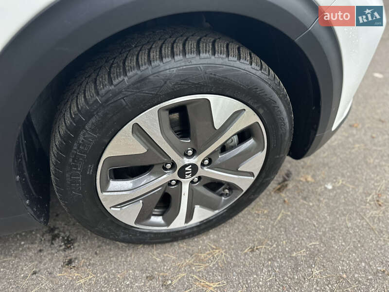 Позашляховик / Кросовер Kia Niro 2020 в Києві