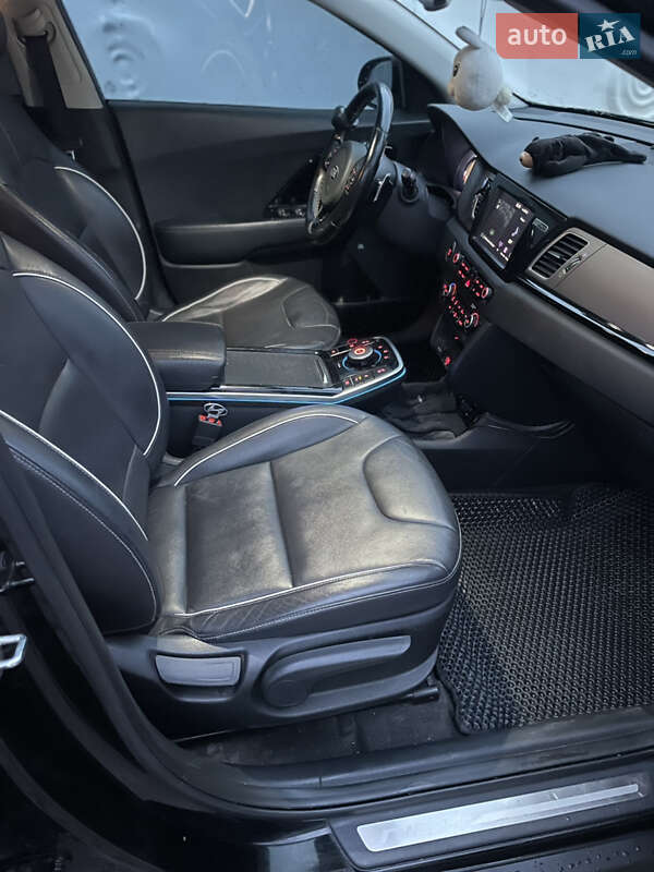 Внедорожник / Кроссовер Kia Niro 2019 в Ровно фото 7 Внедорожник / Кроссовер Kia Niro 2019 в Ровно