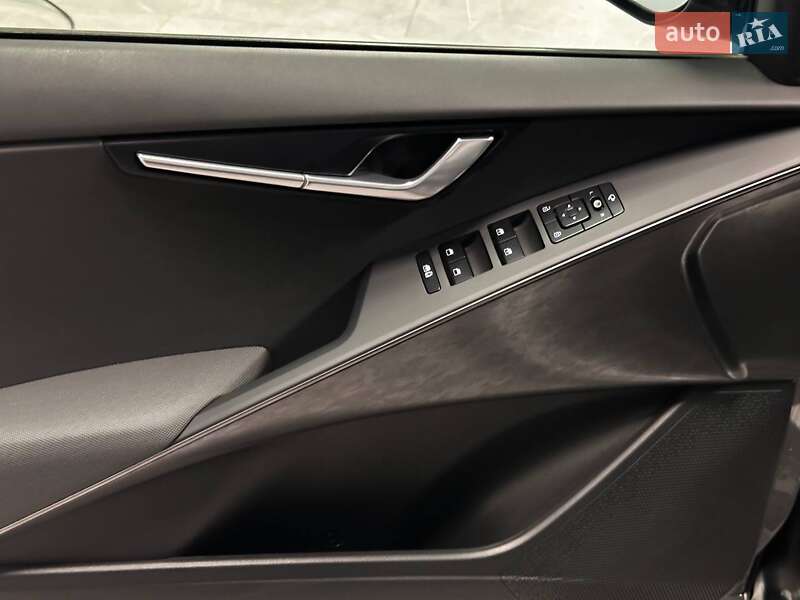 Внедорожник / Кроссовер Kia Niro 2023 в Львове