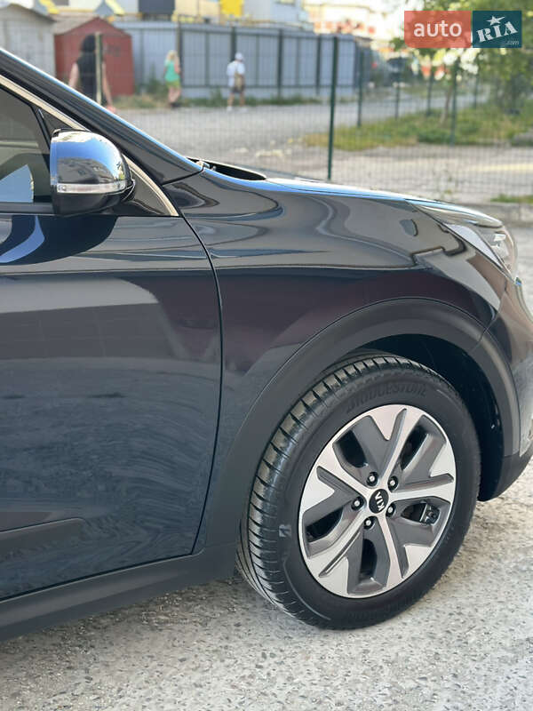 Позашляховик / Кросовер Kia Niro 2019 в Івано-Франківську
