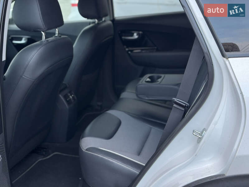 Внедорожник / Кроссовер Kia Niro 2020 в Дрогобыче