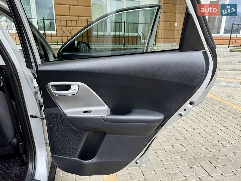 Внедорожник / Кроссовер Kia Niro 2017 в Одессе