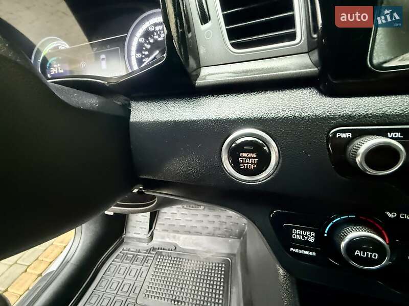 Внедорожник / Кроссовер Kia Niro 2017 в Одессе