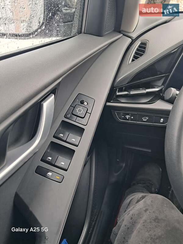 Позашляховик / Кросовер Kia Niro 2023 в Львові