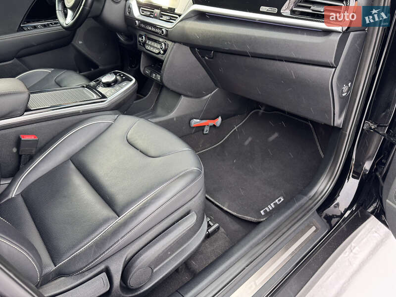 Внедорожник / Кроссовер Kia Niro 2020 в Казатине