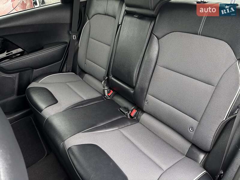 Позашляховик / Кросовер Kia Niro 2020 в Львові