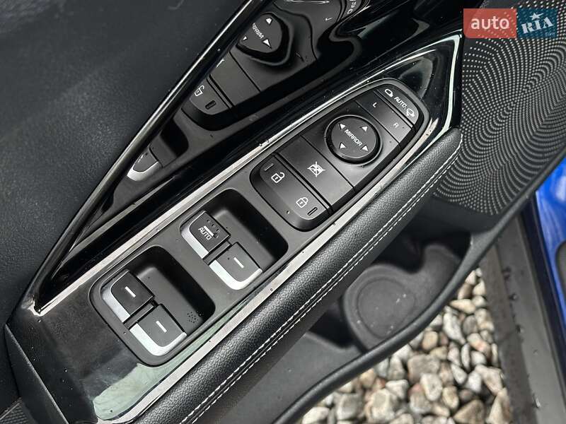 Позашляховик / Кросовер Kia Niro 2020 в Львові