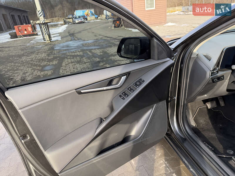 Позашляховик / Кросовер Kia Niro 2023 в Калуші