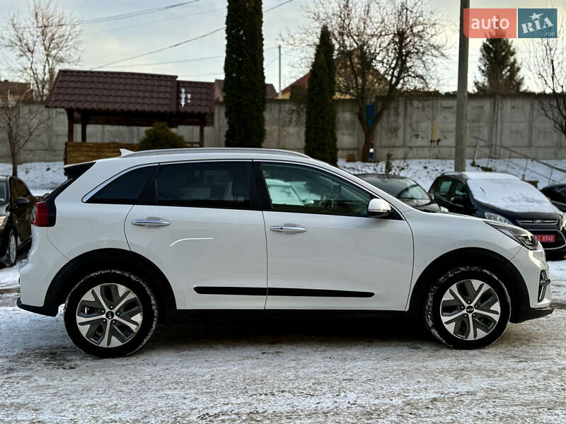 Внедорожник / Кроссовер Kia Niro 2019 в Ровно фото 5 Внедорожник / Кроссовер Kia Niro 2019 в Ровно