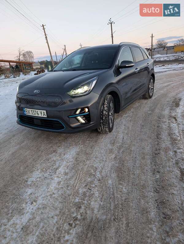 Внедорожник / Кроссовер Kia Niro 2020 в Староконстантинове фото 12 Внедорожник / Кроссовер Kia Niro 2020 в Староконстантинове
