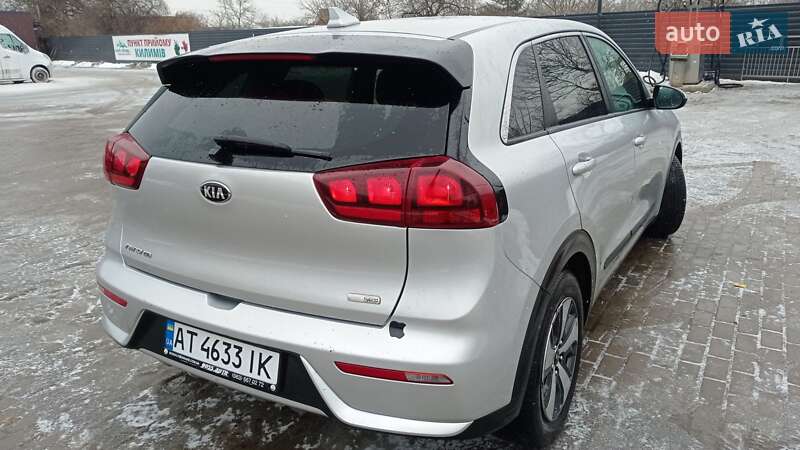 Позашляховик / Кросовер Kia Niro 2017 в Івано-Франківську