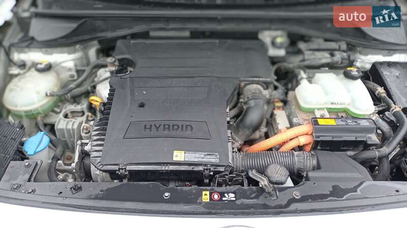 Позашляховик / Кросовер Kia Niro 2017 в Івано-Франківську