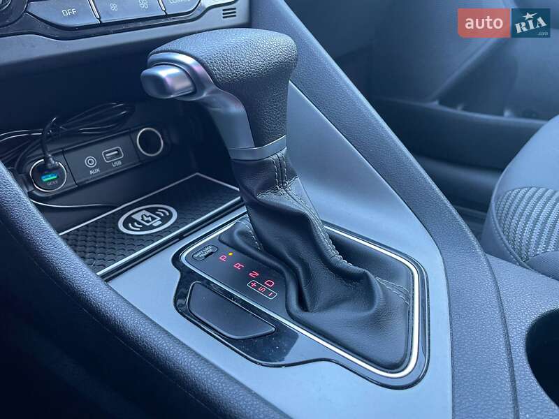 Внедорожник / Кроссовер Kia Niro 2017 в Киеве фото 23 Внедорожник / Кроссовер Kia Niro 2017 в Киеве