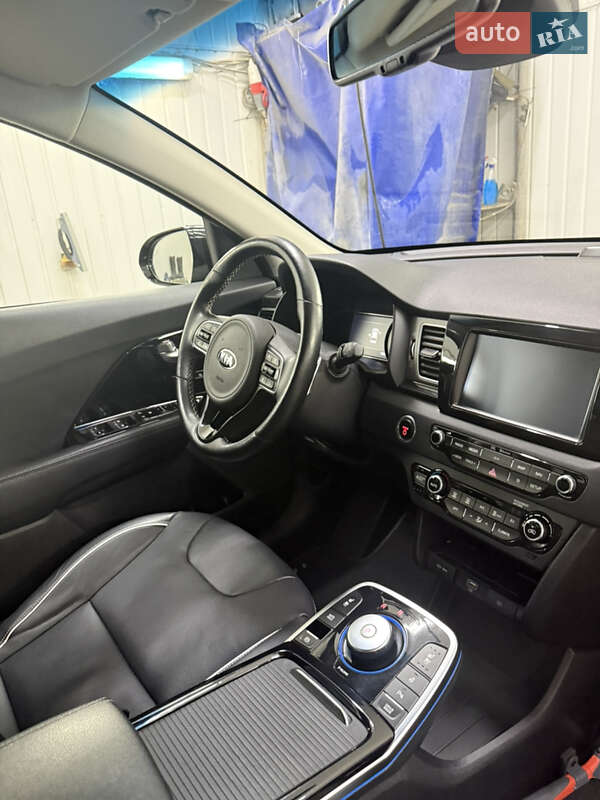 Внедорожник / Кроссовер Kia Niro 2019 в Житомире фото 4 Внедорожник / Кроссовер Kia Niro 2019 в Житомире