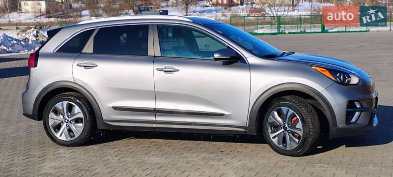 Внедорожник / Кроссовер Kia Niro 2022 в Ровно