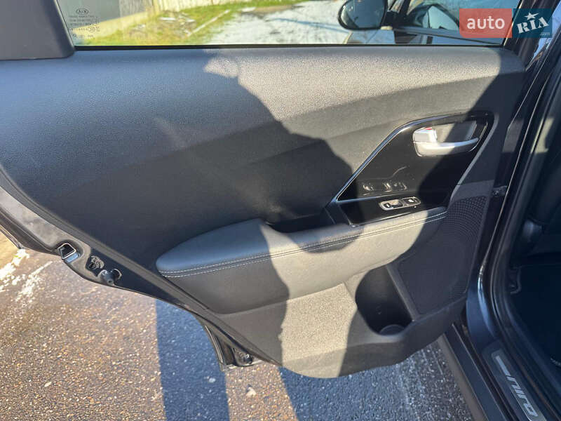 Позашляховик / Кросовер Kia Niro 2019 в Виноградові