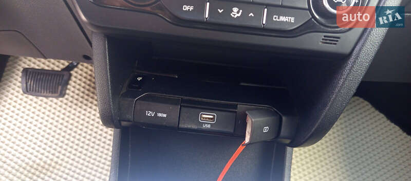 Внедорожник / Кроссовер Kia Niro 2019 в Дрогобыче