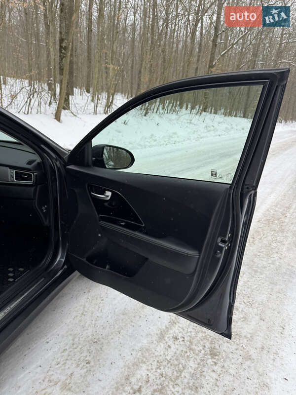 Внедорожник / Кроссовер Kia Niro 2019 в Каменец-Подольском