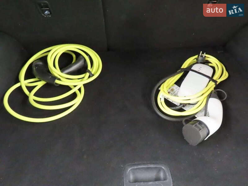 Позашляховик / Кросовер Kia Niro 2019 в Вараші