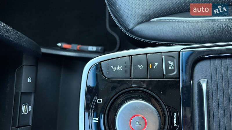 Внедорожник / Кроссовер Kia Niro 2019 в Киеве