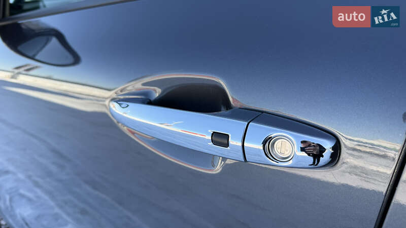 Внедорожник / Кроссовер Kia Niro 2019 в Киеве