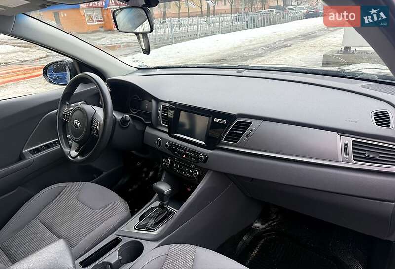 Внедорожник / Кроссовер Kia Niro 2017 в Киеве