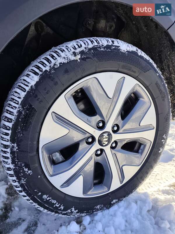 Позашляховик / Кросовер Kia Niro 2019 в Сумах