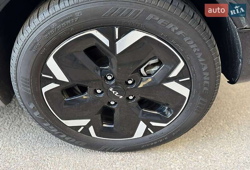 Позашляховик / Кросовер Kia Niro 2023 в Хмельницькому