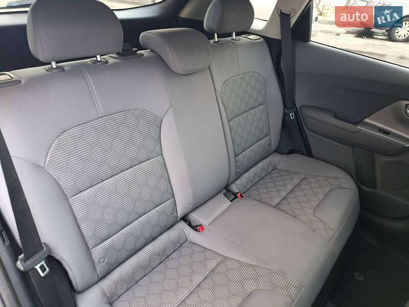 Позашляховик / Кросовер Kia Niro 2018 в Києві