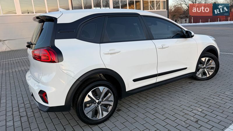 Внедорожник / Кроссовер Kia Niro 2023 в Бершади фото 3 Внедорожник / Кроссовер Kia Niro 2023 в Бершади