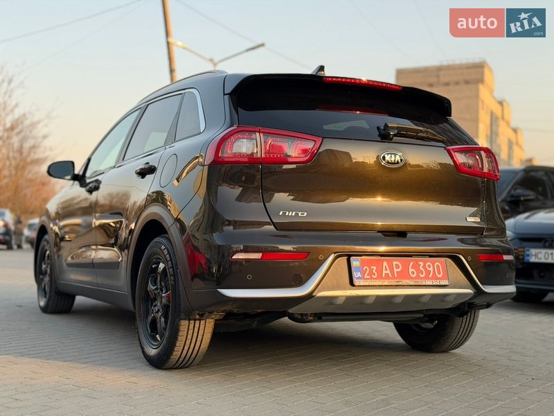 Внедорожник / Кроссовер Kia Niro 2017 в Львове