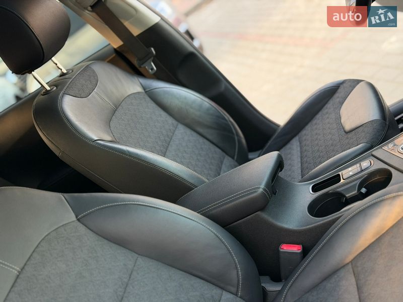 Внедорожник / Кроссовер Kia Niro 2017 в Львове