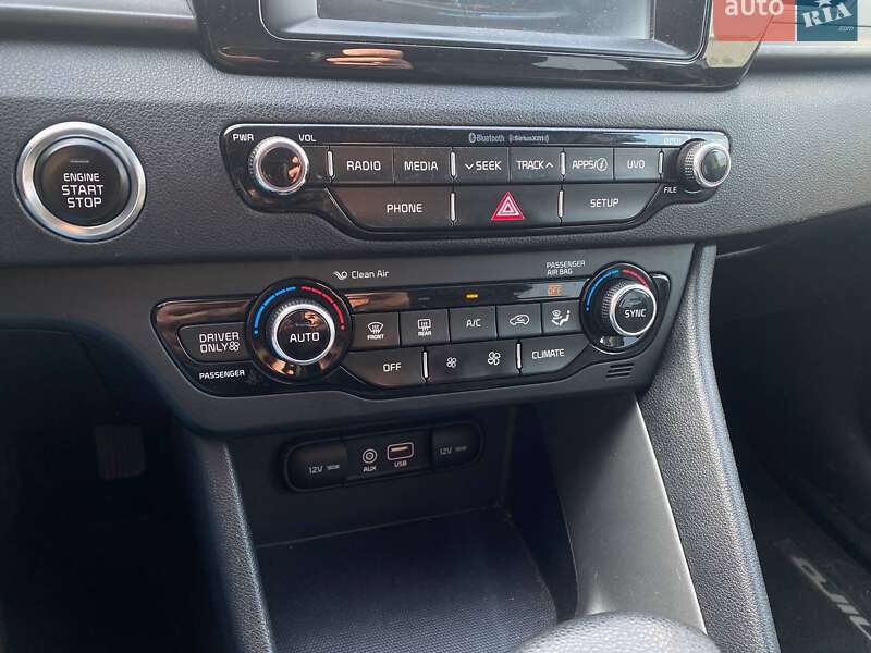 Внедорожник / Кроссовер Kia Niro 2018 в Львове